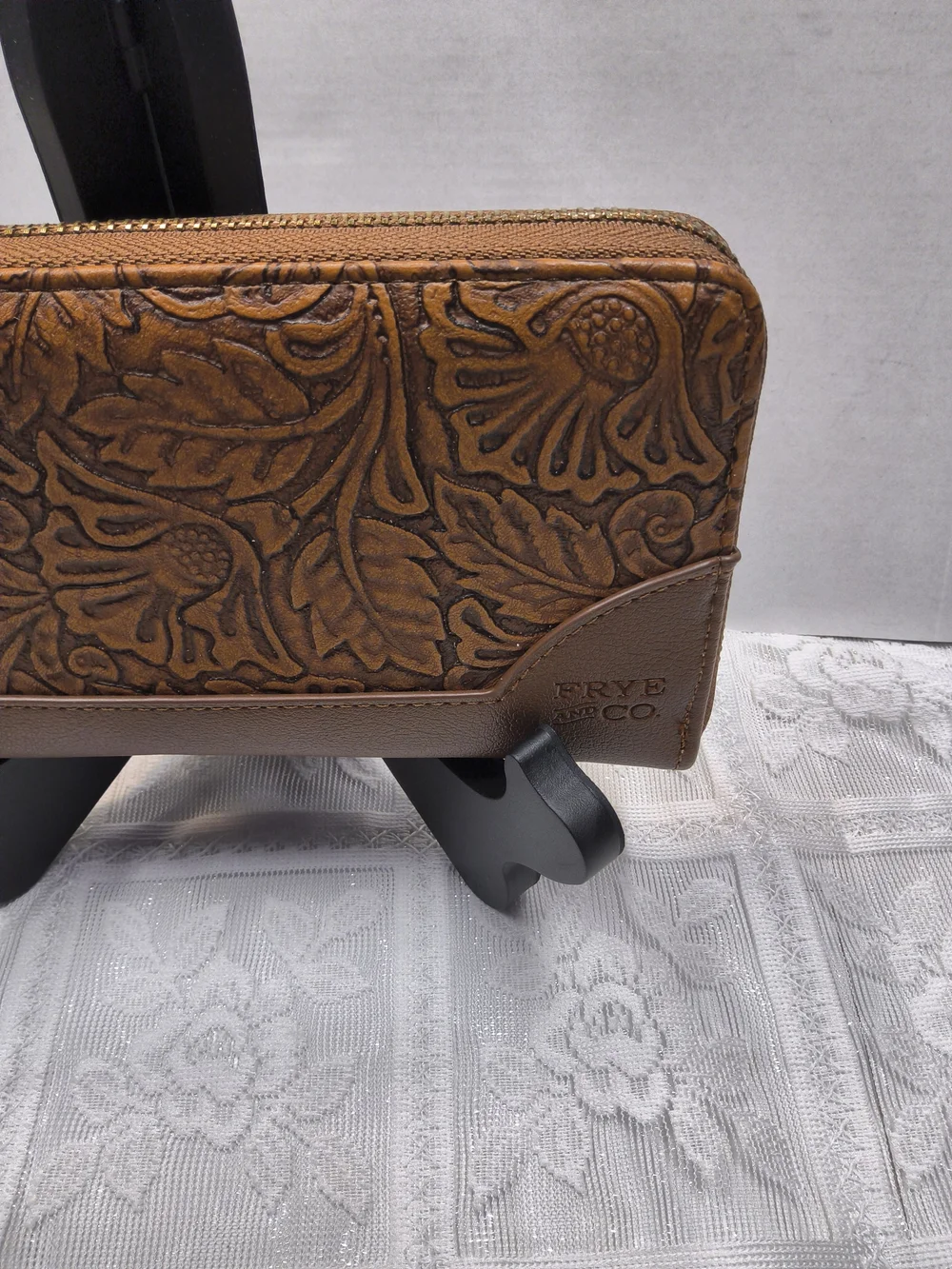 Frye wallet approximate bin